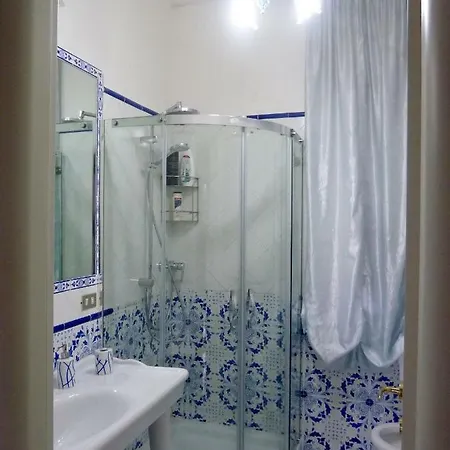 וילה Flora